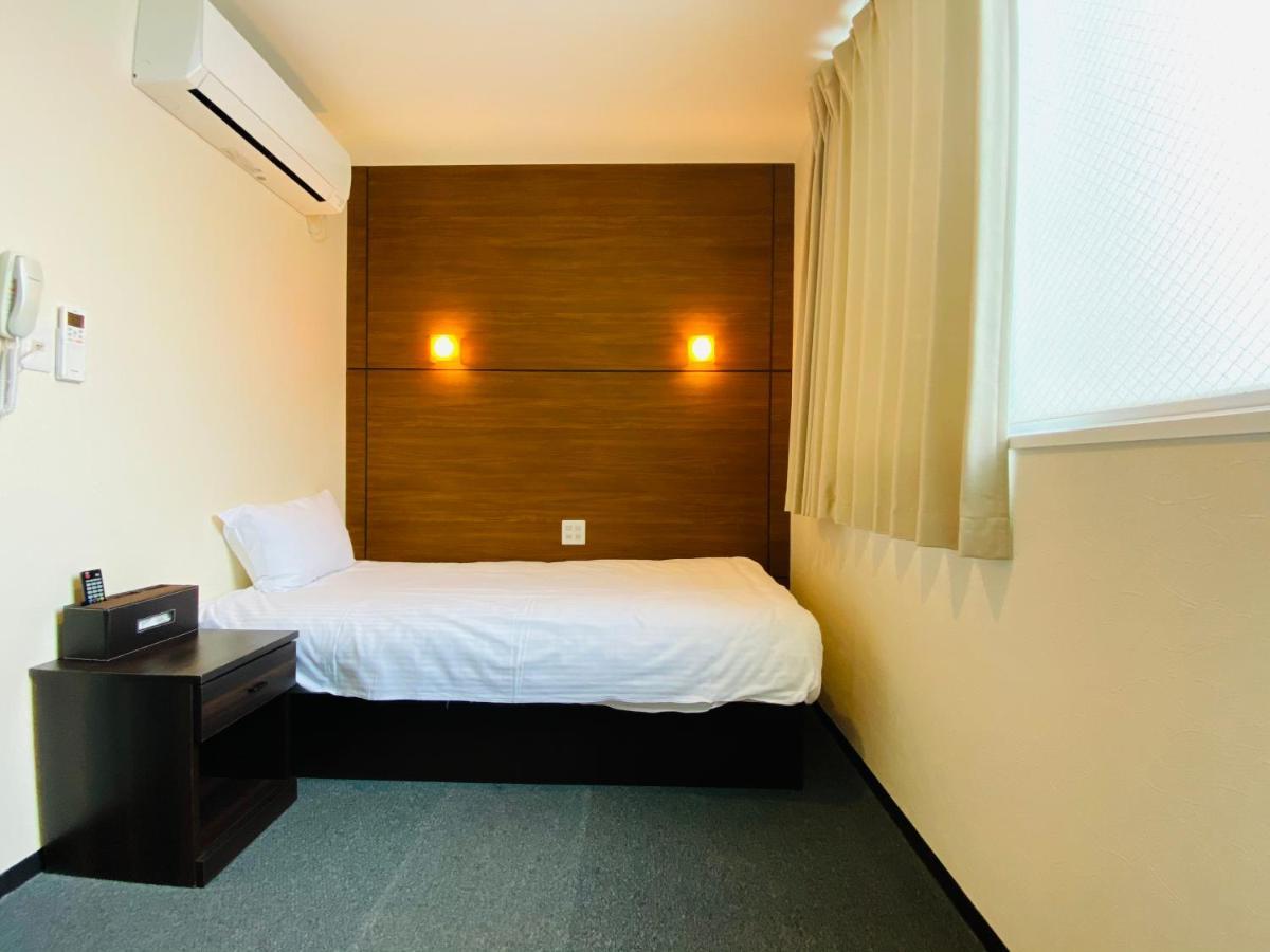 Oyo Hotel Plaza In Namba Minami Osaka Buitenkant foto