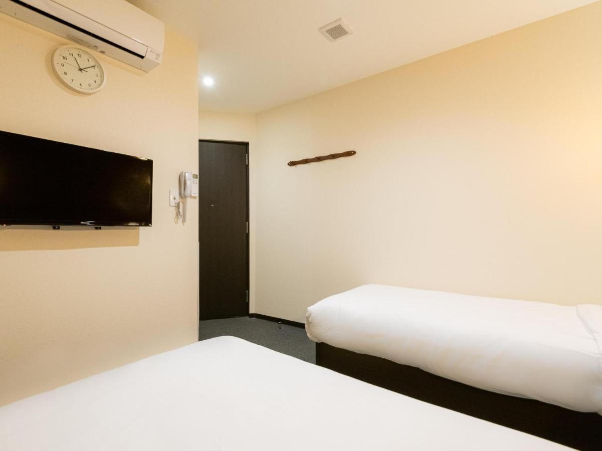Oyo Hotel Plaza In Namba Minami Osaka Buitenkant foto