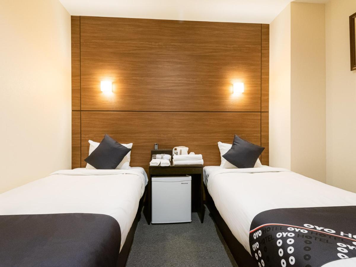 Oyo Hotel Plaza In Namba Minami Osaka Buitenkant foto